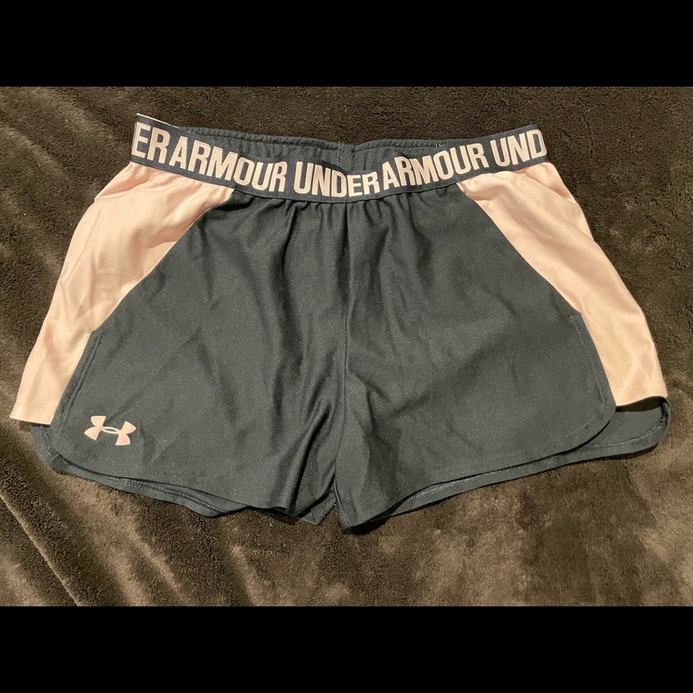 Under Armour shorts, Size med.